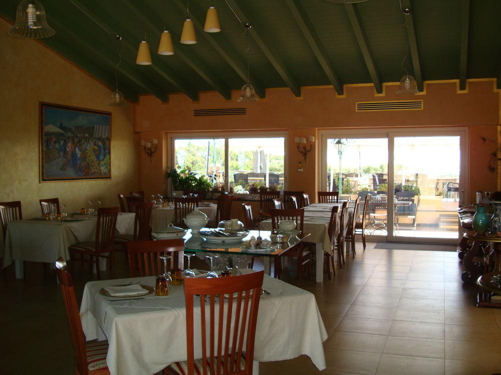 Country Resort Capo Nieddu Santa Caterina Di Pittinuri  Eksteriør bilde